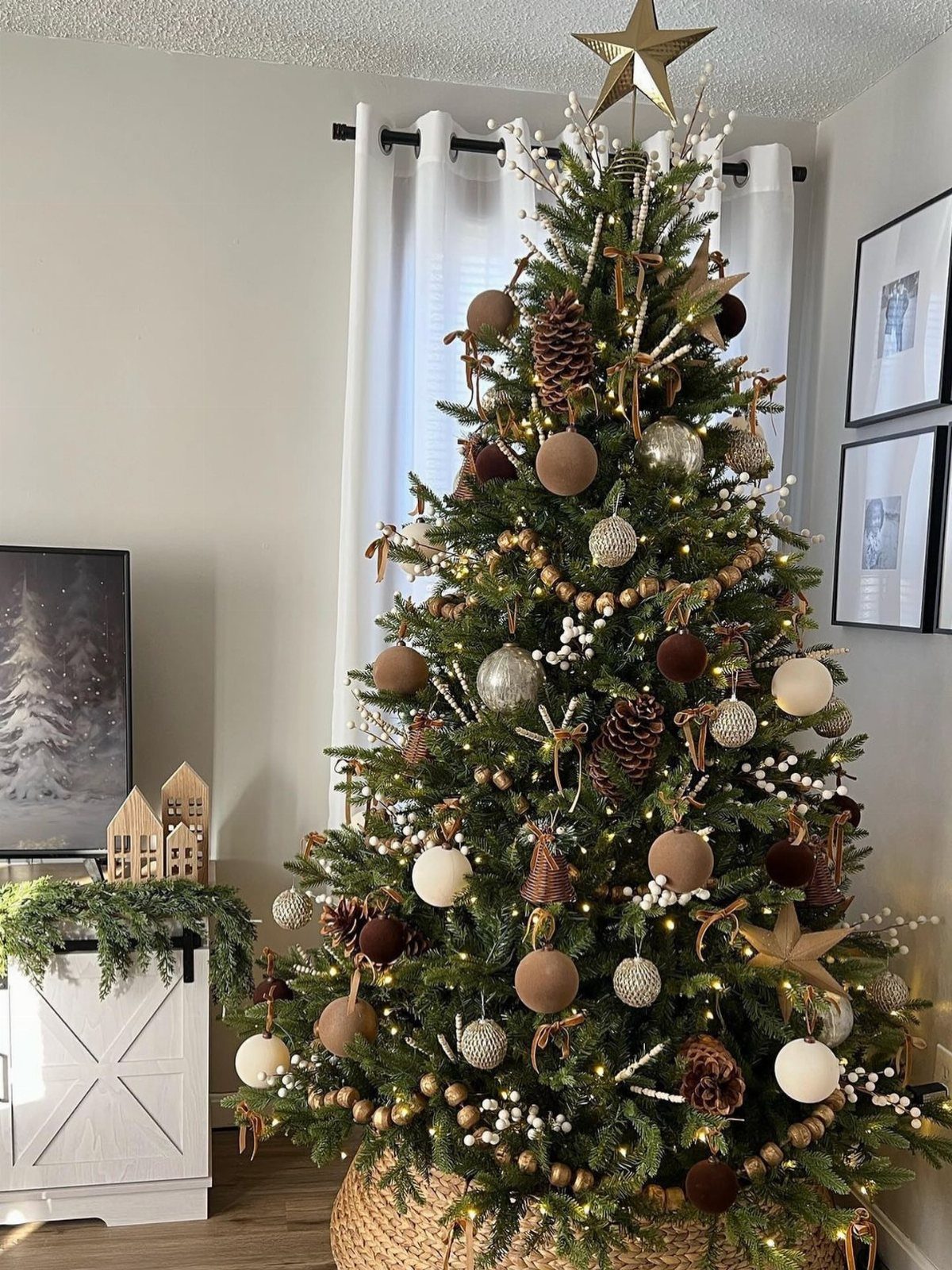 10 Neutral Color Christmas Decor Ideas for a Cozy Home 6 Decorated Christmas tree with mixed textures of wicker, pinecones, and matte ornaments.